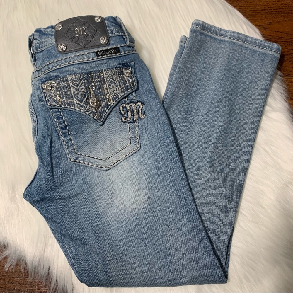 Miss Me Jeans Signature Cropped. Distressed. Super Cute!